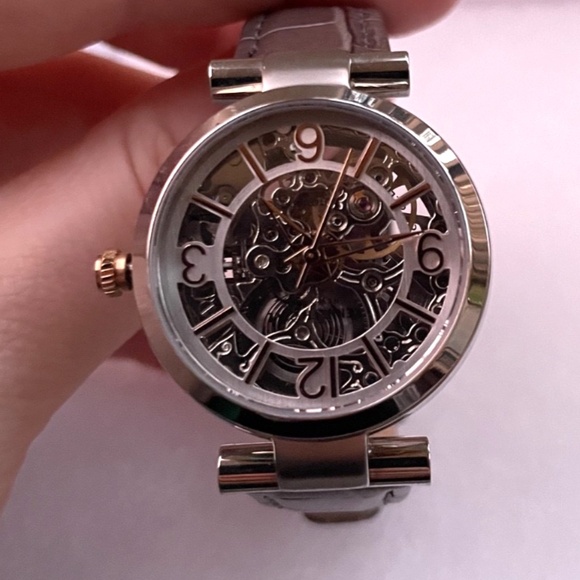 Vintage Kenneth Cole Women's Skeleton water resistant gray leather band Watch - Picture 5 of 8